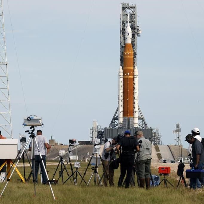 NASA fixes new leak, resumes fueling moon rocket for launch